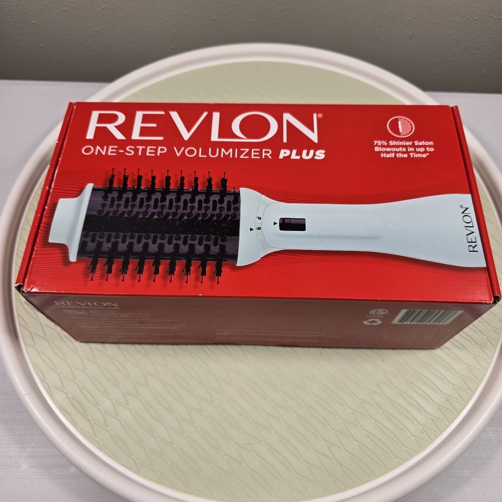 REVLON One‎ Step Volumizer Plus Lock-In Head Styling Versatillity Dry & Style